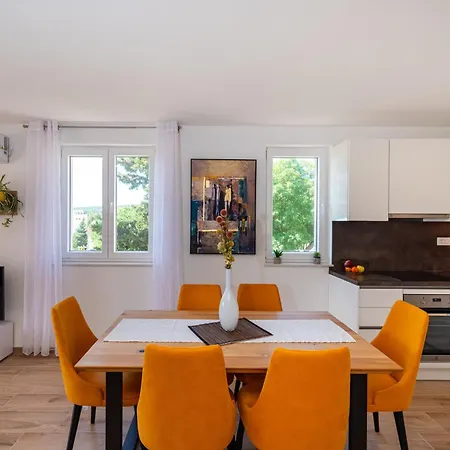 Apartment Lelu