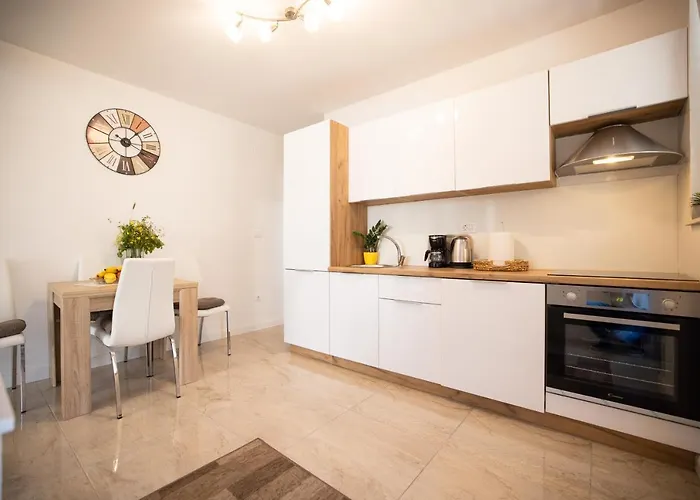Lelu Apartment Pridraga