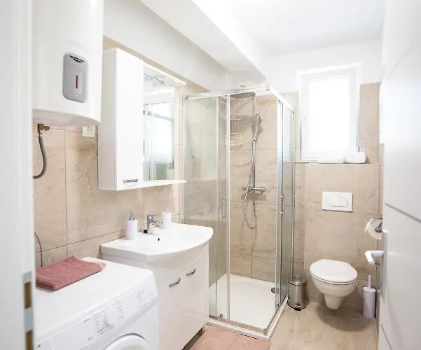 Apartment Lelu Pridraga