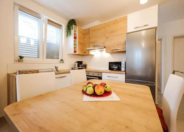 Apartment Lelu