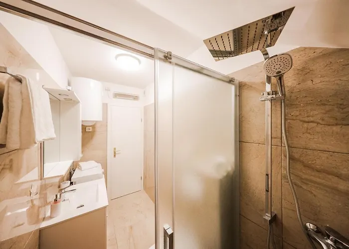 Apartment Lelu *