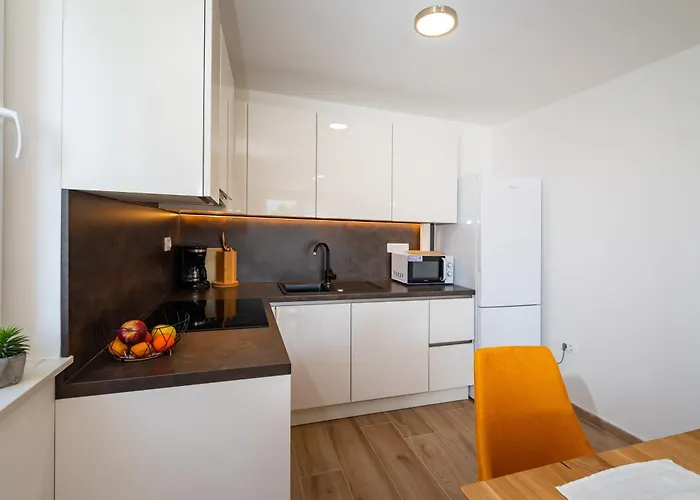 Lelu Apartment *