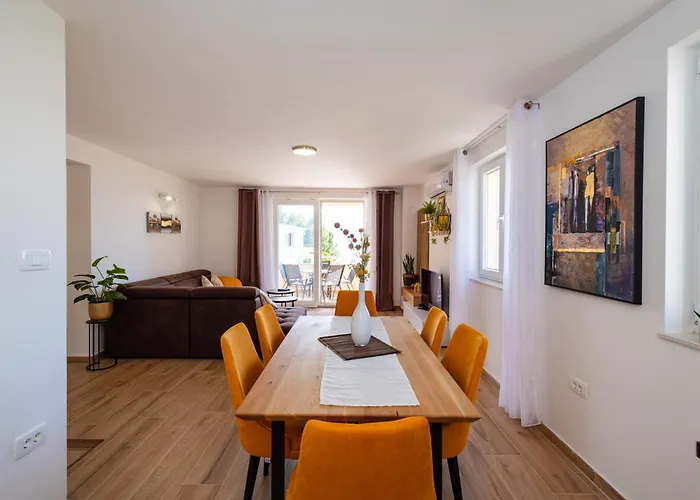Lelu Apartment Pridraga