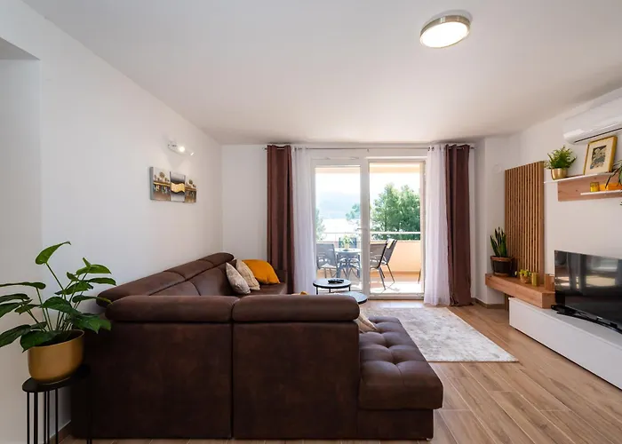 Apartment Lelu *
