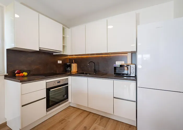 Lelu Apartment *
