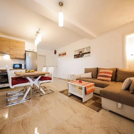 شقة Lelu Pridraga