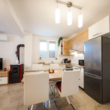 Apartment Lelu Pridraga