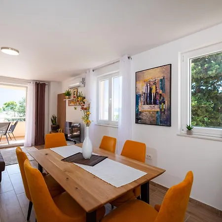 Apartment Lelu Pridraga