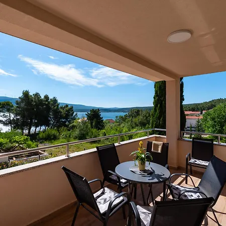 Apartman Lelu *