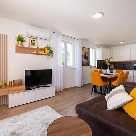 Apartman Lelu *