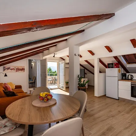 Apartman Lelu