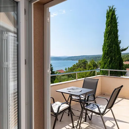 Lelu Apartman *