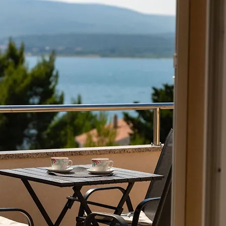 Lelu Apartman Pridraga