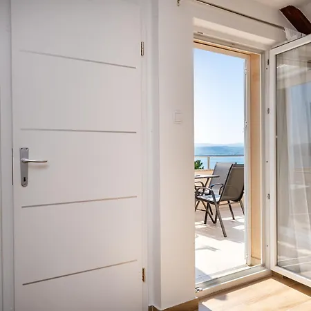 Apartman Lelu *